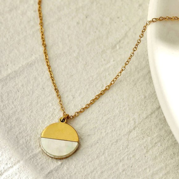 EMERSYN Minimalist Geometric Pendant Necklace - Picture 5 of 7